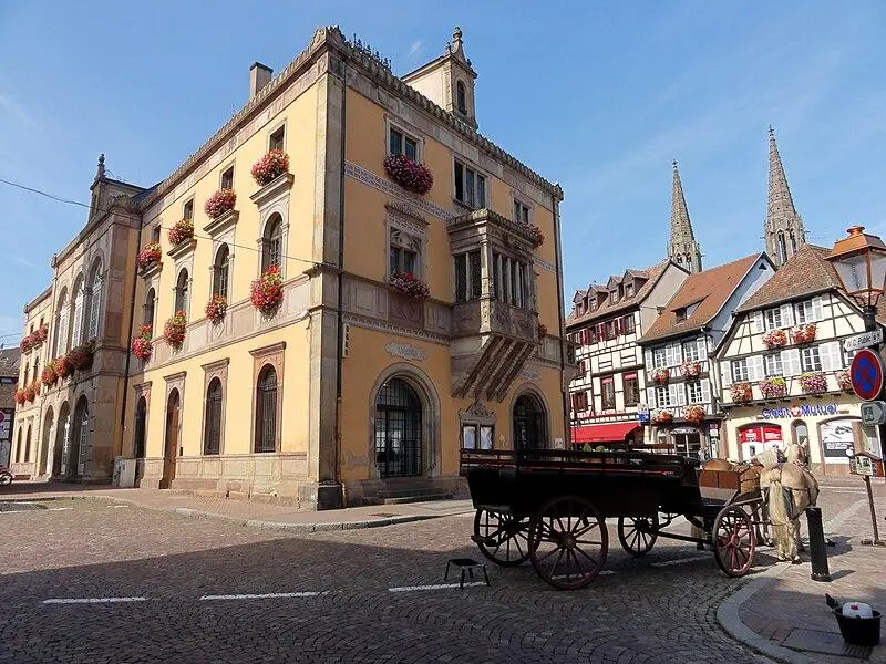 Foto von Rathaus - © Ralph Hammann - Wikimedia Commons - © Creative Commons (https://creativecommons.org/licenses/by-sa/4.0/deed.fr)