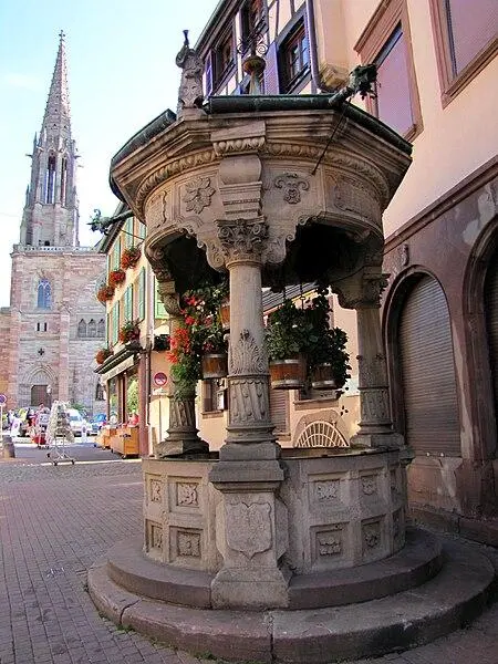 Foto von Sechs Eimer - © Ralph Hammann - Wikimedia Commons - © Creative Commons (https://creativecommons.org/licenses/by-sa/4.0/deed.fr)