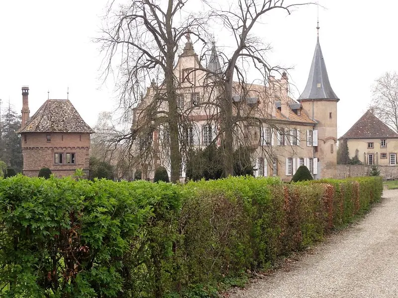 Foto von Schloss - © Ralph Hammann - Wikimedia Commons - © Creative Commons (https://creativecommons.org/licenses/by-sa/4.0/deed.fr)