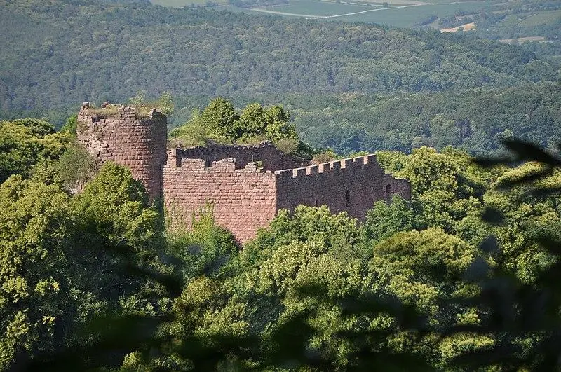 Foto von Ruinen des Château de Lutzelburg - https://www.flickr.com/photos/pernmith/ - © Creative Commons (https://creativecommons.org/licenses/by-sa/4.0/deed.fr)