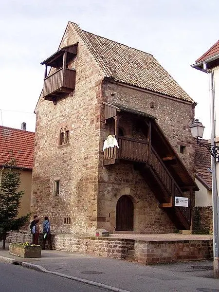 Picture of Romanesque house - françoise Thurion alias Accrochoc - © Creative Commons (https://creativecommons.org/licenses/by-sa/4.0/deed.fr)