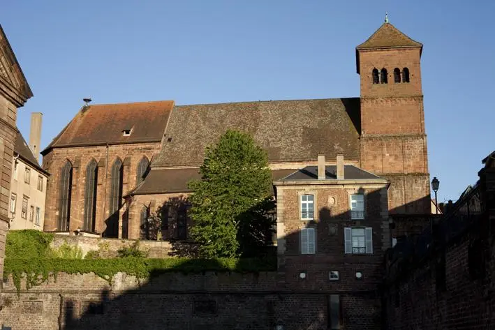 Foto von Notre-Dame-de-La-Nativitäts Parish Church - PMRMaeyaert - © Creative Commons (https://creativecommons.org/licenses/by-sa/4.0/deed.fr)