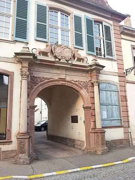 Picture of Former Hotel of the Royal Pragor - Erics67 - © Creative Commons (https://creativecommons.org/licenses/by-sa/4.0/deed.fr)