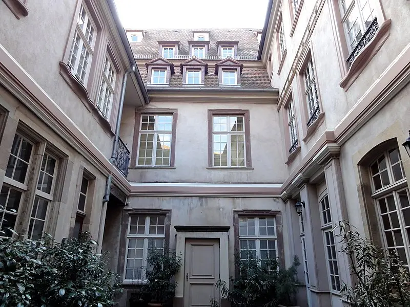 Photo de Maisons - © Ralph Hammann - Wikimedia Commons - © Creative Commons (https://creativecommons.org/licenses/by-sa/4.0/deed.fr)