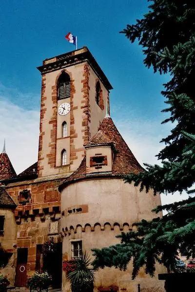 Foto von Überreste der alten Burg - Ctruongngoc - © Creative Commons (https://creativecommons.org/licenses/by-sa/4.0/deed.fr)
