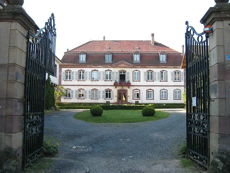 Foto von Altes Winkelbereich, bekannt als Foyer der Wohltätigkeitsorganisation - Woehrling - © Creative Commons (https://creativecommons.org/licenses/by-sa/4.0/deed.fr)