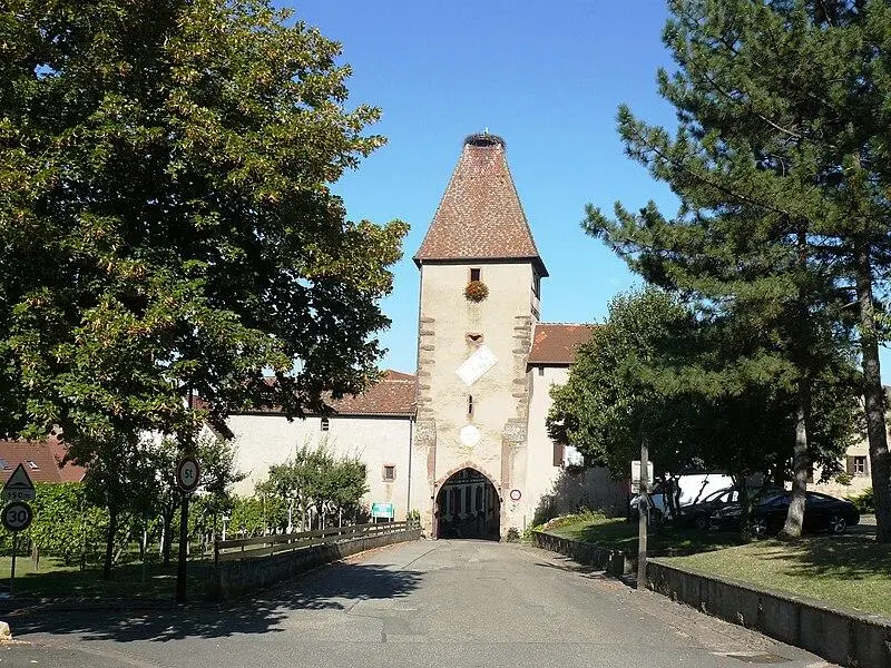 Foto von Hochtür - Bernard Chenal - © Creative Commons (https://creativecommons.org/licenses/by-sa/4.0/deed.fr)