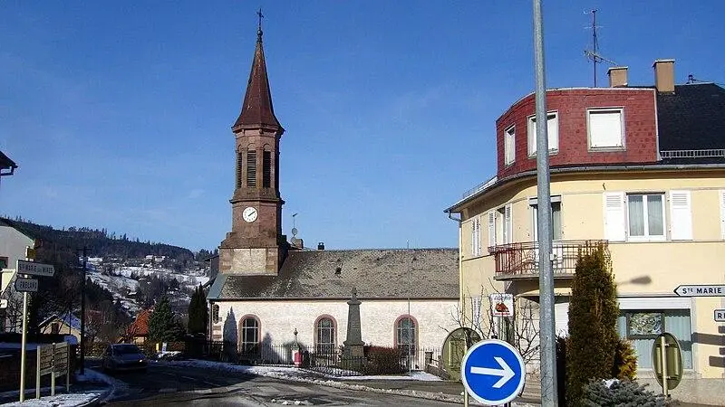 Foto von Saint-Jacques-Le-Majeur-katholische Kirche - Bernard Chenal - © Creative Commons (https://creativecommons.org/licenses/by-sa/4.0/deed.fr)