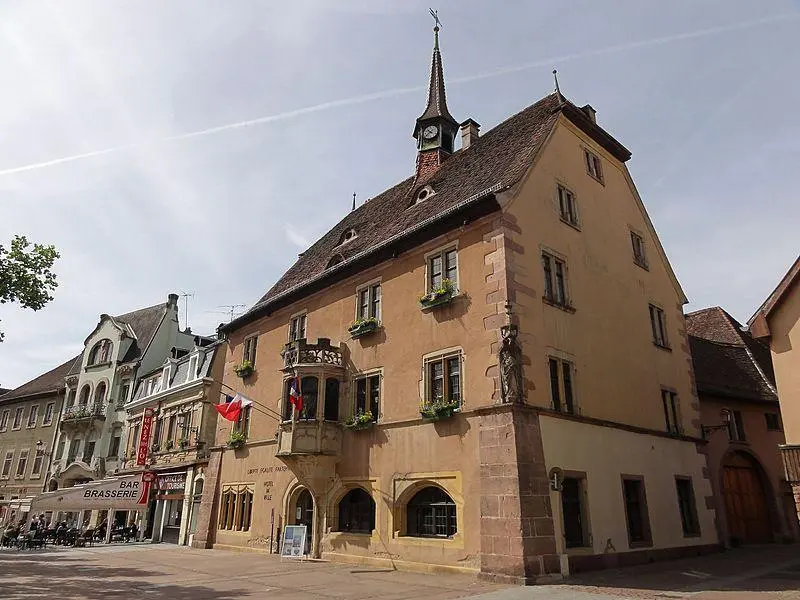 Foto von Rathaus - © Ralph Hammann - Wikimedia Commons - © Creative Commons (https://creativecommons.org/licenses/by-sa/4.0/deed.fr)