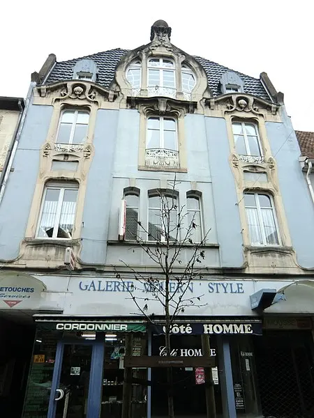 Foto di Edificio - Jocelyne Boes - © Creative Commons (https://creativecommons.org/licenses/by-sa/4.0/deed.fr)