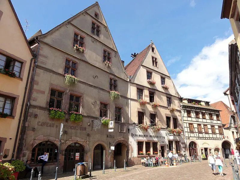 Foto von Gebäude - © Ralph Hammann - Wikimedia Commons - © Creative Commons (https://creativecommons.org/licenses/by-sa/4.0/deed.fr)