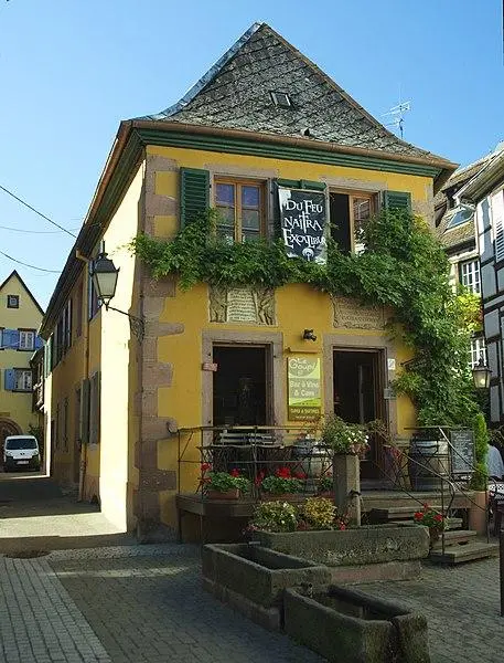 Foto di Casa - Psu973 - © Creative Commons (https://creativecommons.org/licenses/by-sa/4.0/deed.fr)