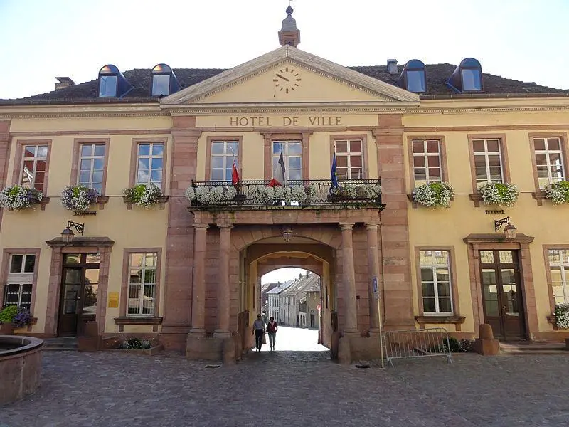 Foto von Rathaus - © Ralph Hammann - Wikimedia Commons - © Creative Commons (https://creativecommons.org/licenses/by-sa/4.0/deed.fr)