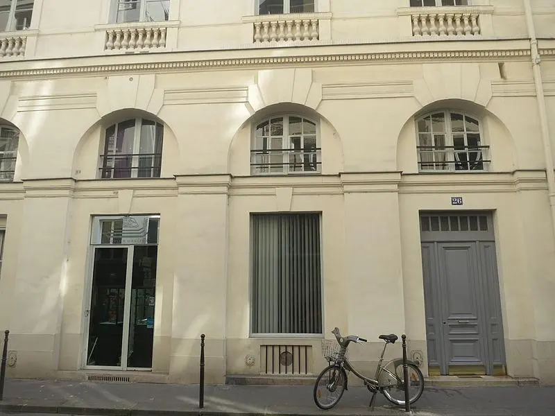 Foto von Gebäude am Rande des Palais-Royal - Fabio Gargano - © Creative Commons (https://creativecommons.org/licenses/by-sa/4.0/deed.fr)