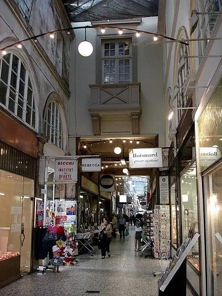 Foto di Passaggio Choiseul e Passage Sainte-Anne - Clicsouris - © Creative Commons (https://creativecommons.org/licenses/by-sa/4.0/deed.fr)