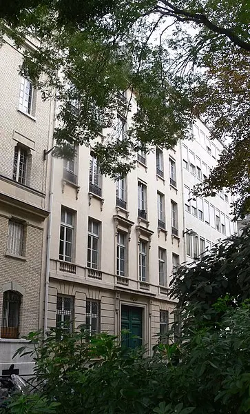 Foto di Edificio - Remi Mathis - © Creative Commons (https://creativecommons.org/licenses/by-sa/4.0/deed.fr)