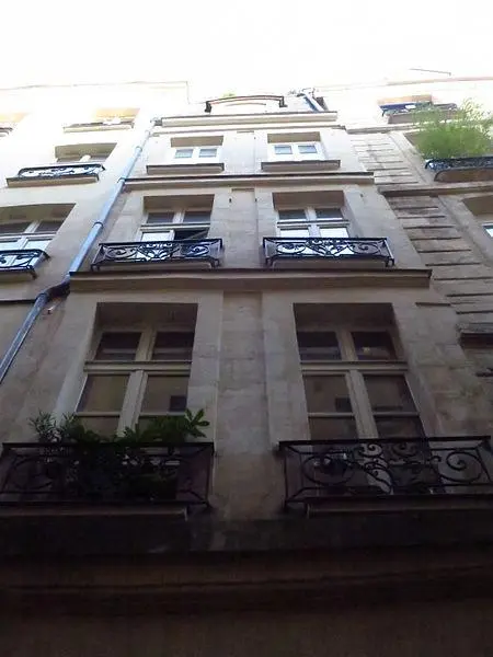 Foto de Edificio - Fabio Gargano - © Creative Commons (https://creativecommons.org/licenses/by-sa/4.0/deed.fr)