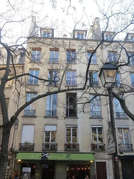 Foto von Gebäude - Fabio Gargano - © Creative Commons (https://creativecommons.org/licenses/by-sa/4.0/deed.fr)