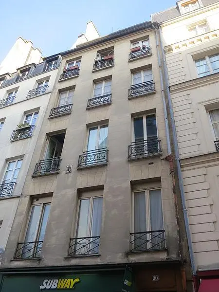 Foto di Edificio - Fabio Gargano - © Creative Commons (https://creativecommons.org/licenses/by-sa/4.0/deed.fr)