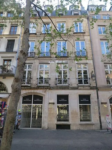 Foto von Gebäude - Fabio Gargano - © Creative Commons (https://creativecommons.org/licenses/by-sa/4.0/deed.fr)