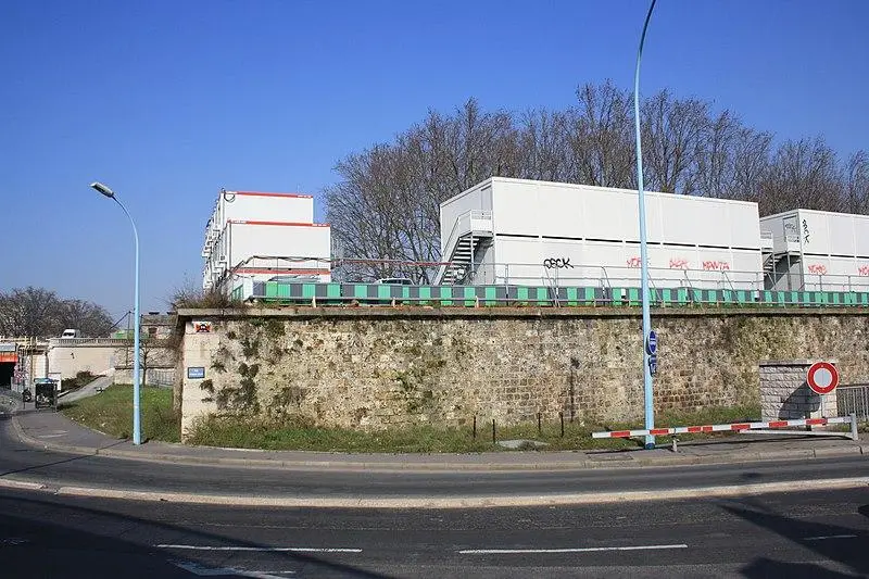 Foto von Bastion Nr. 1 der alten Befestigungen - Lionel Allorge - © Creative Commons (https://creativecommons.org/licenses/by-sa/4.0/deed.fr)