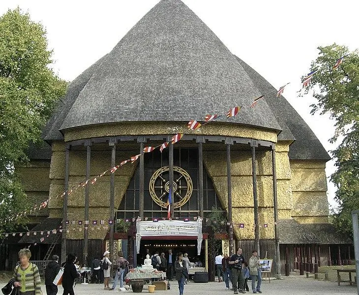 Foto von Ehemaliges Wood Museum, derzeit Buddhist International Institute - Ce fichier ne fournit pas d’informations à propos - © Creative Commons (https://creativecommons.org/licenses/by-sa/4.0/deed.fr)