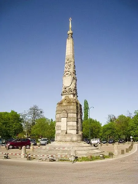 Foto von Obélisque Louis XV - Poulpy - © Creative Commons (https://creativecommons.org/licenses/by-sa/4.0/deed.fr)