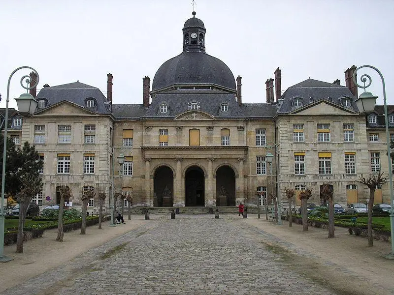 Photo de Hôpital de la Salpêtrière - Vaughan sur Wikipédia anglais - © Creative Commons (https://creativecommons.org/licenses/by-sa/4.0/deed.fr)