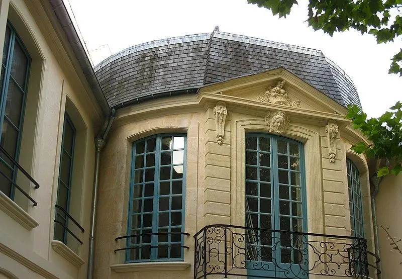 Photo de Pavillon XVIIIe siècle - Racinaire - © Creative Commons (https://creativecommons.org/licenses/by-sa/4.0/deed.fr)