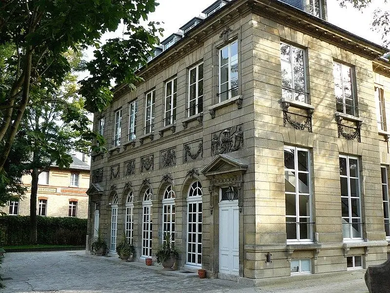 Picture of Hôtel de Massa, currently headquarters of the Société des Gens de Lettres - Siren-Com - © Creative Commons (https://creativecommons.org/licenses/by-sa/4.0/deed.fr)