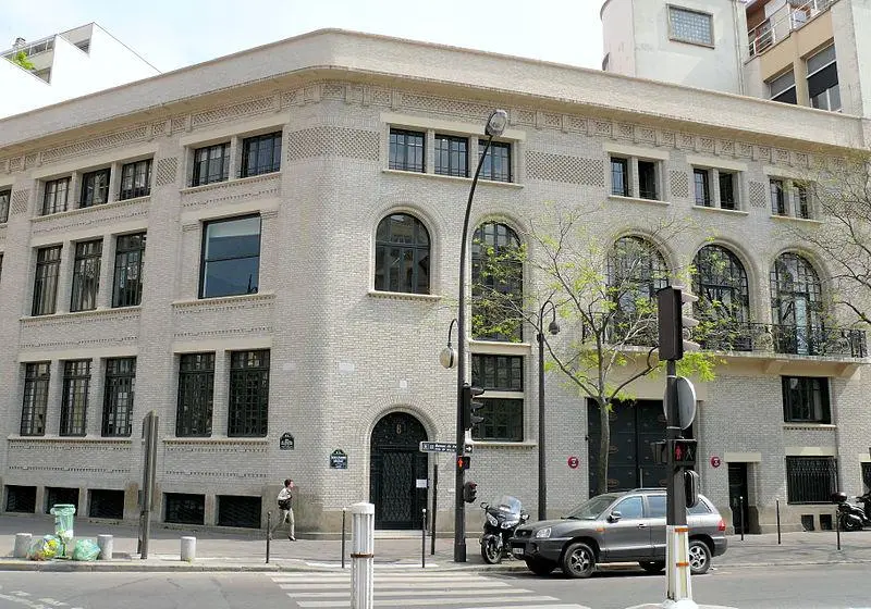 Foto von Ehemaliger Workshop des Ferronnier Brandt, Teil des Immobiliensatzes 101, 103 Boulevard Murat, 55 Rue du Général-Delestraint und 112 Rue Michel-Ans - MOSSOT - © Creative Commons (https://creativecommons.org/licenses/by-sa/4.0/deed.fr)
