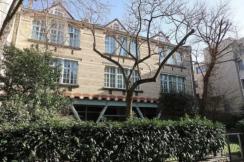 Foto von Schule des heiligen Herzens (alt) - Merci d'indiquer cette ligne de crédit près de l'i - © Creative Commons (https://creativecommons.org/licenses/by-sa/4.0/deed.fr)