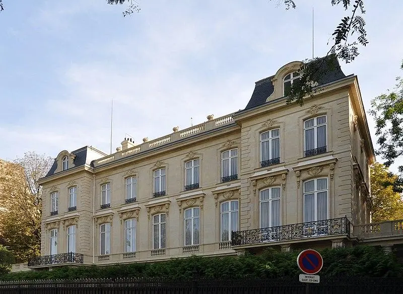 Foto von Monpelas Hotel, derzeit Botschaft der Republik Angola - Moonik - © Creative Commons (https://creativecommons.org/licenses/by-sa/4.0/deed.fr)