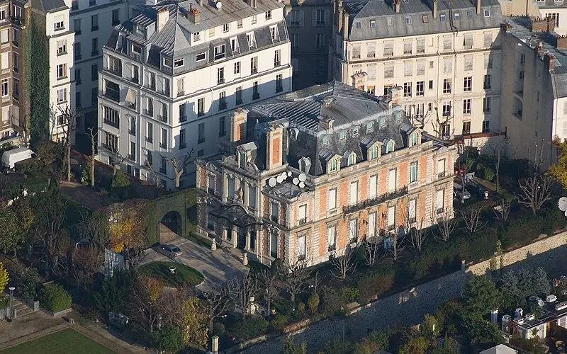 Foto von Hotel - Emdx - © Creative Commons (https://creativecommons.org/licenses/by-sa/4.0/deed.fr)