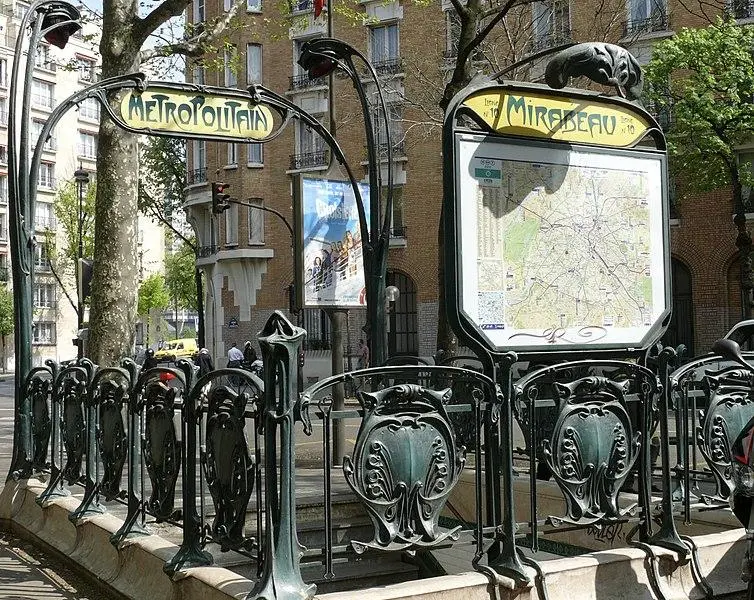 Foto von Metropolitan, Mirabeau Station - Original téléversé par MOSSOT sur Wikipédia frança - © Creative Commons (https://creativecommons.org/licenses/by-sa/4.0/deed.fr)