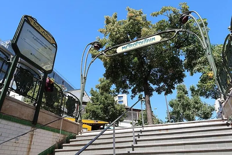 Foto von Metropolitan, Porte-d'AuteUil Station - Merci d'indiquer cette ligne de crédit près de l'i - © Creative Commons (https://creativecommons.org/licenses/by-sa/4.0/deed.fr)