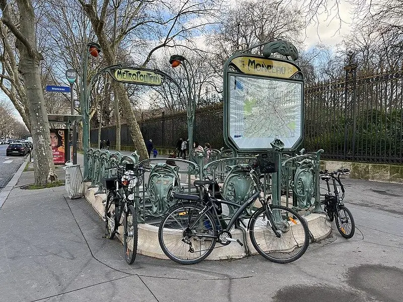 Foto von Metropolitan, Monceau Station - Chabe01 - © Creative Commons (https://creativecommons.org/licenses/by-sa/4.0/deed.fr)