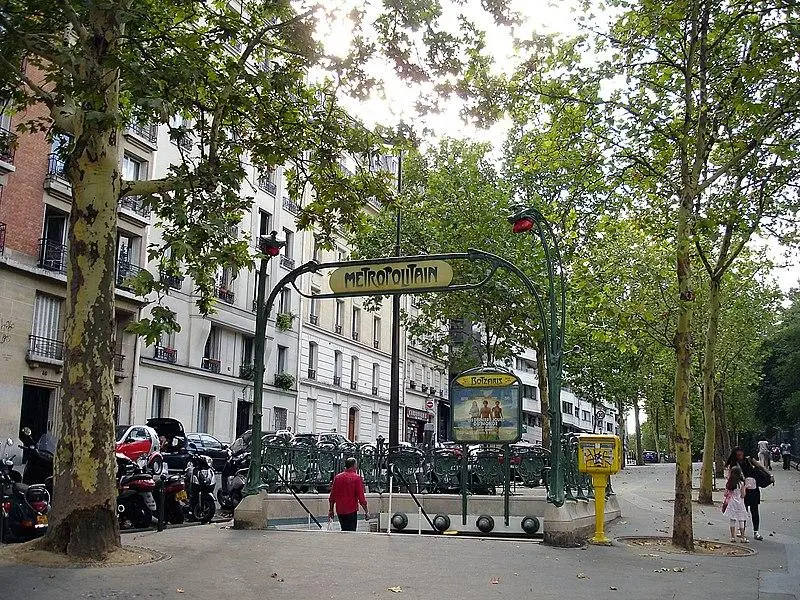 Foto von Metropolitan, Botzaris Station - Clicsouris - © Creative Commons (https://creativecommons.org/licenses/by-sa/4.0/deed.fr)