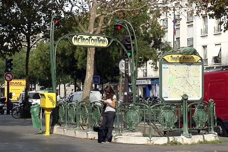 Foto von Metropolitan, Philippe-Auguste Station - Tomek0711 - © Creative Commons (https://creativecommons.org/licenses/by-sa/4.0/deed.fr)