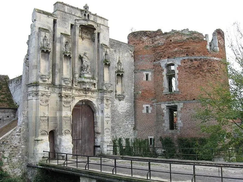 Foto von Schloss - Thor19 - © Creative Commons (https://creativecommons.org/licenses/by-sa/4.0/deed.fr)
