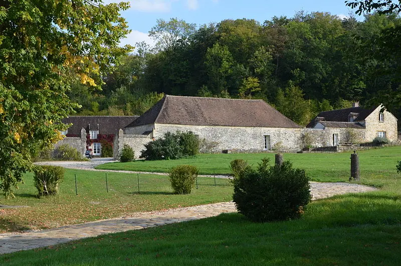 Foto di Château de Saint-Ange o Challeau - Pline - © Creative Commons (https://creativecommons.org/licenses/by-sa/4.0/deed.fr)