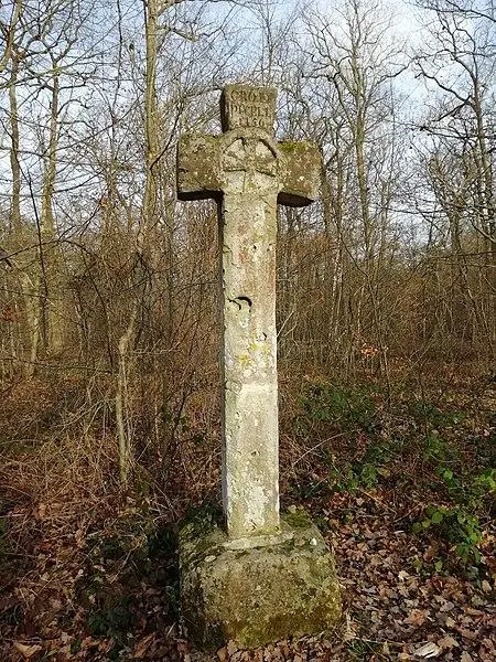 Photo de Croix Pucelle - Alextrems - © Creative Commons (https://creativecommons.org/licenses/by-sa/4.0/deed.fr)