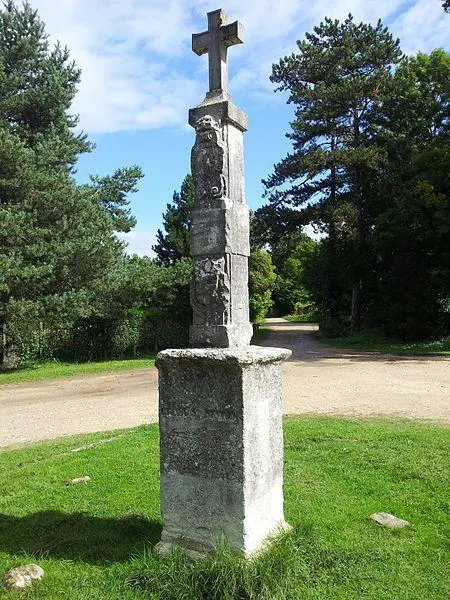 Photo de Croix Saint-Simon - Jc.boga - © Creative Commons (https://creativecommons.org/licenses/by-sa/4.0/deed.fr)