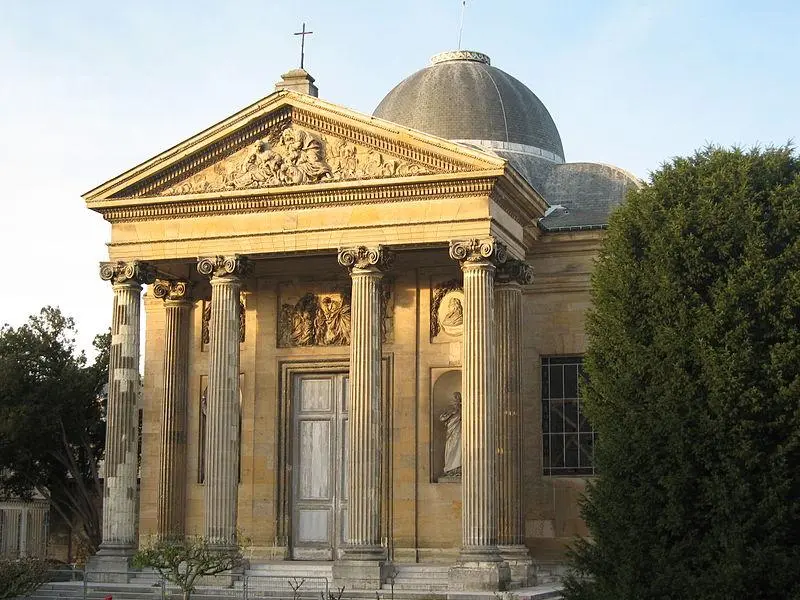 Photo de Ancien couvent de la Reine, actuellement lycée Hoche - DDPAlphaTiger1 - © Creative Commons (https://creativecommons.org/licenses/by-sa/4.0/deed.fr)