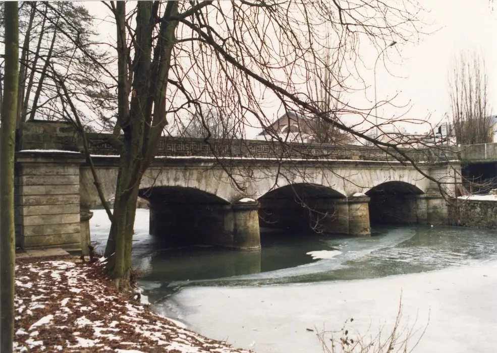 Foto di Bridge Perronet - POP Plateforme Ouverte du Patrimoine / Base Mérimée - © Ministère de la Culture (France), Médiathèque du patrimoine et de la photographie, Tous droits réservés 