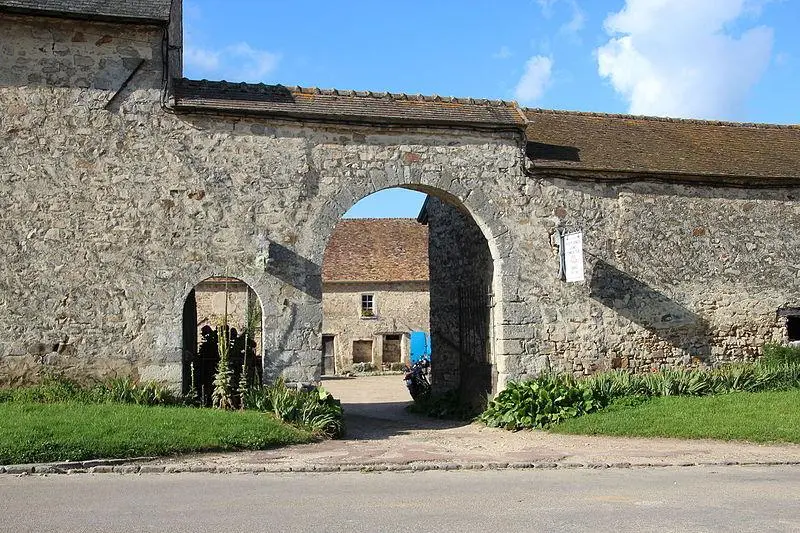 Foto di Maestosa fattoria - Lionel Allorge - © Creative Commons (https://creativecommons.org/licenses/by-sa/4.0/deed.fr)