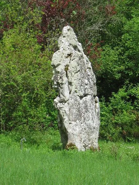 Foto de Menhir dice Pierrefitte o Frit - Thor19 - © Creative Commons (https://creativecommons.org/licenses/by-sa/4.0/deed.fr)