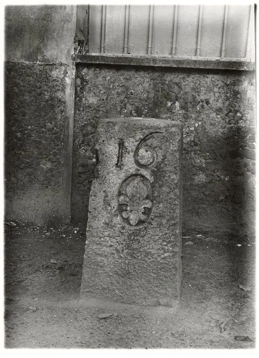 Foto de Lys bollard n ° 16 - POP Plateforme Ouverte du Patrimoine / Base Mérimée - © Ministère de la Culture (France), Médiathèque du patrimoine et de la photographie, Tous droits réservés 
