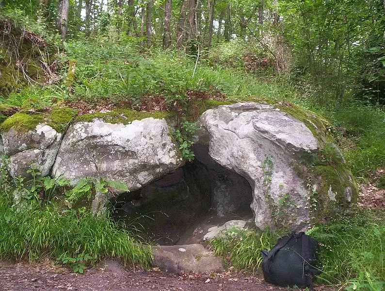 Foto di Cave chiamata Sarrazin Hole - Thor19 - © Creative Commons (https://creativecommons.org/licenses/by-sa/4.0/deed.fr)