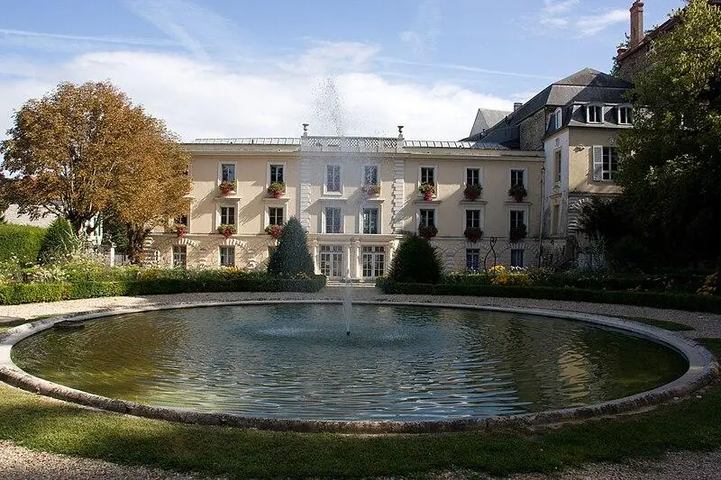 Photo de Immeuble, actuellement institut Saint-Clément - Poudou99 - © Creative Commons (https://creativecommons.org/licenses/by-sa/4.0/deed.fr)
